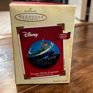 Hallmark Keepsake Ornament Flying Over London 2003